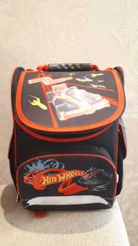 Рюкзак школьный каркасный Kite Hot Wheels HW18-501S-1