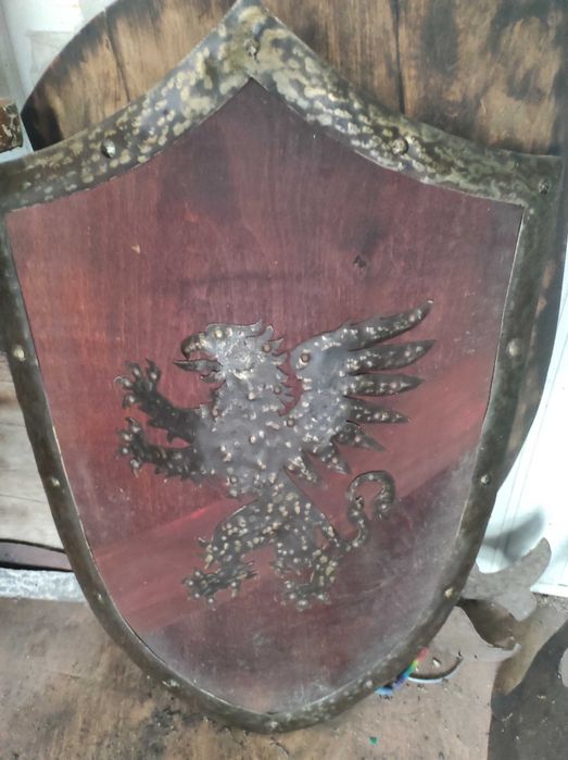 Продам доску дубову, фанеру, двері  міжкімнатні та ін.