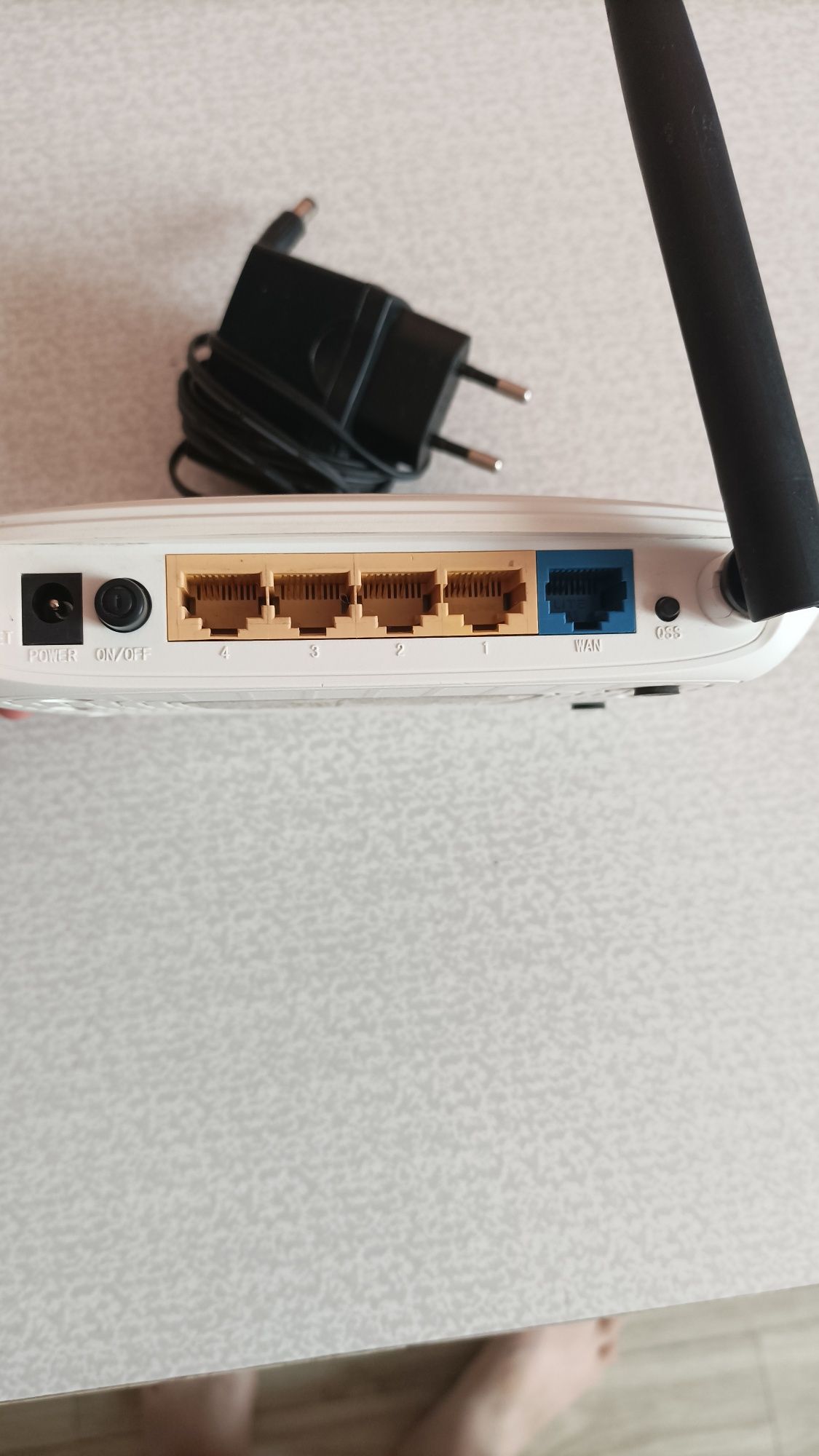 Роутер TP-link TL-WR740N