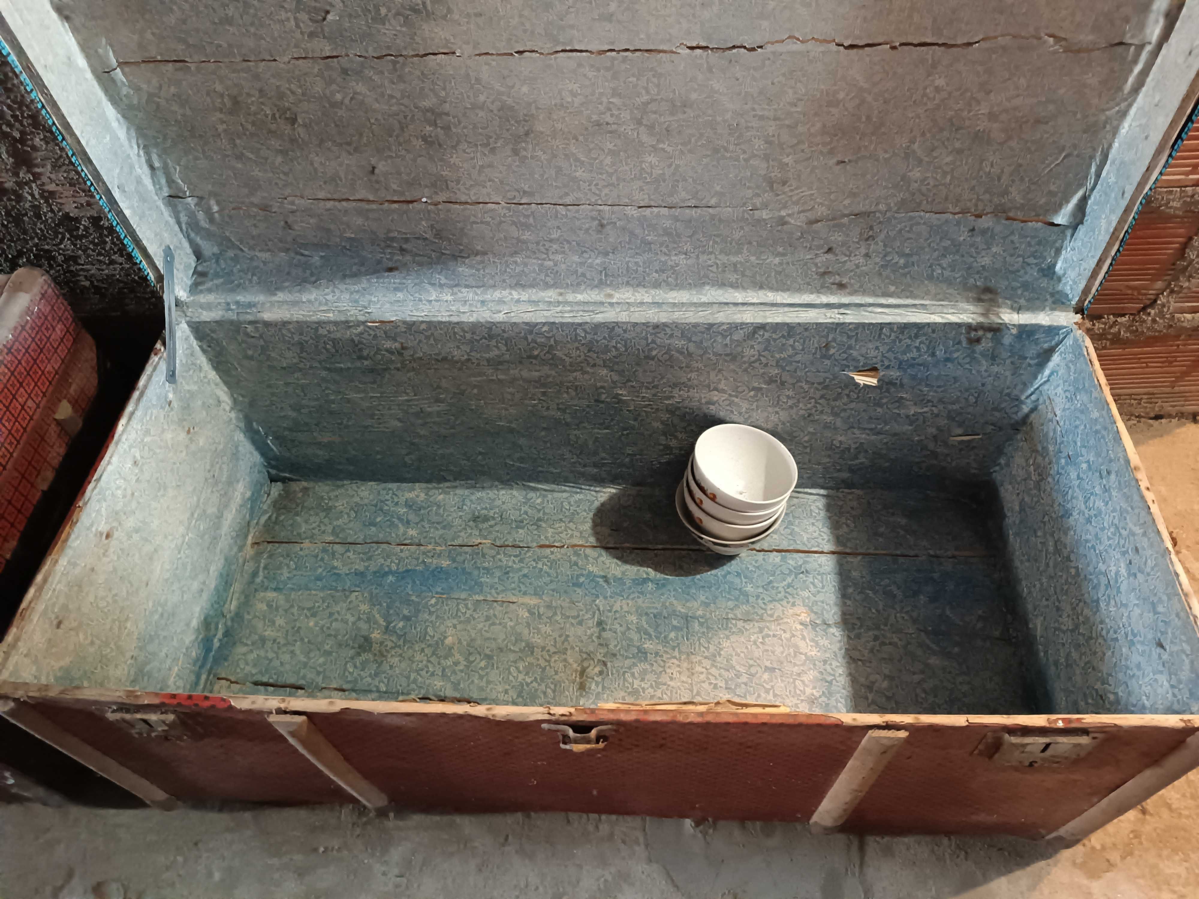 Mala antiga / Baú antigo