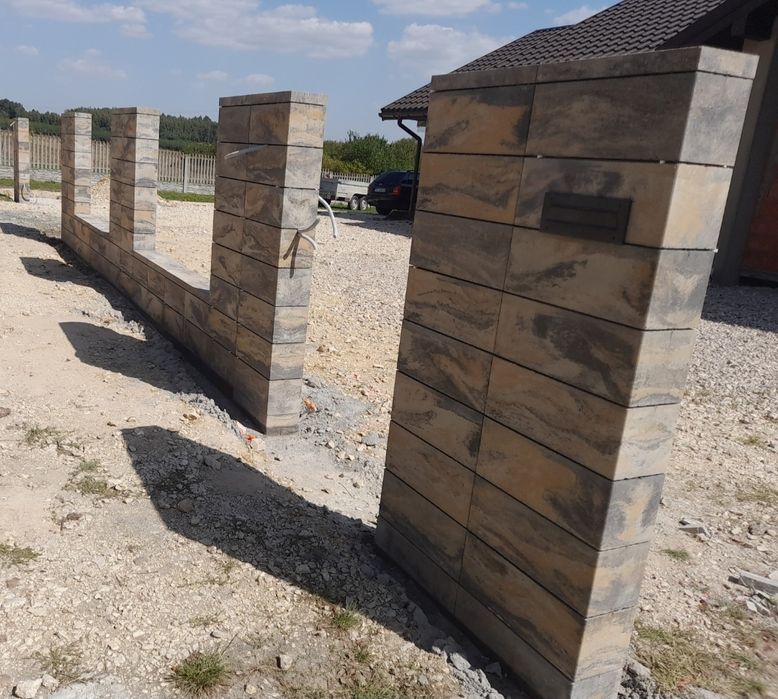 Kompleksowy montaż, budowa ogrodzeń/Usługi brukarskie