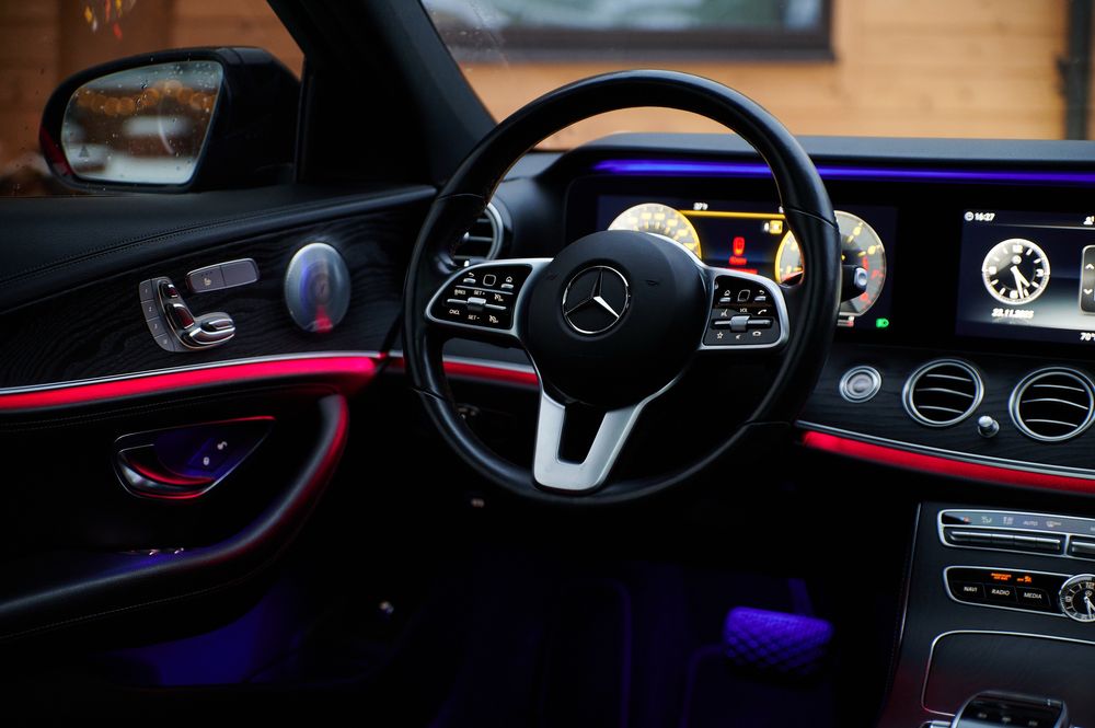 Mercedes-Benz E350. 2020р