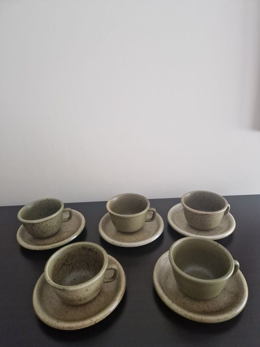 Conjunto de 5 chávenas de chá e 5 pires "Genevieve Lethu"