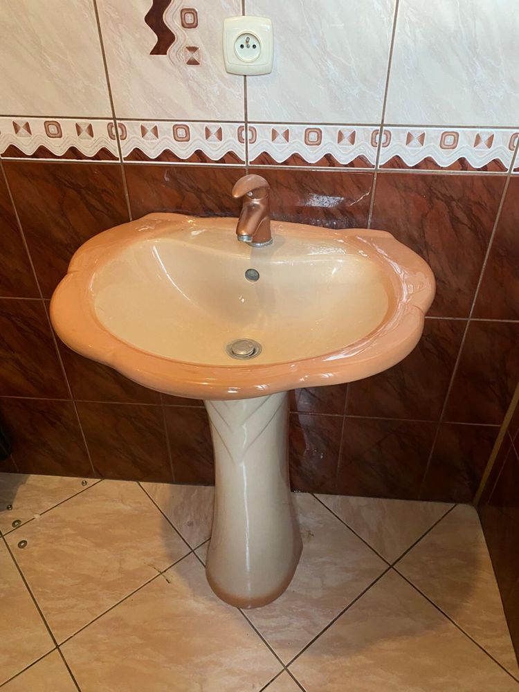 Komplet umywalka, WC, kran