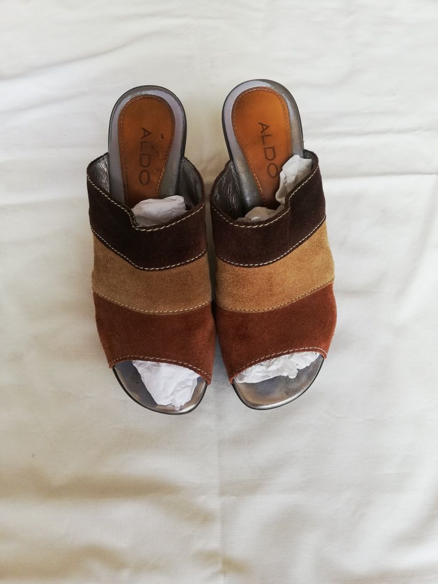 Sapatos Aldo em cunha