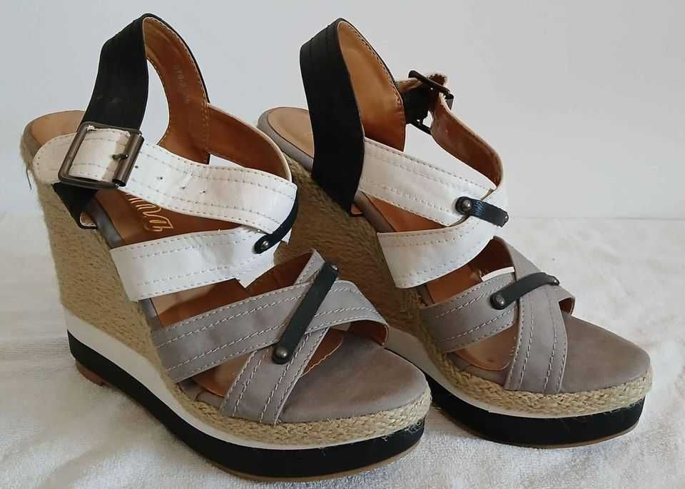 Calçado de senhora. Vários modelos,  tamanhos 35 ao 40. Novos.