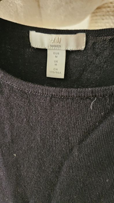 Czarna sukienka mini HM basic trapezowa z wiskozy