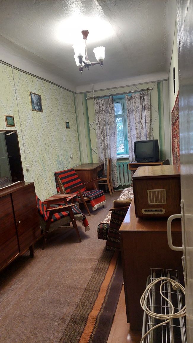 Продам 3-кімнатну квартиру. Вул.Грецька,1.