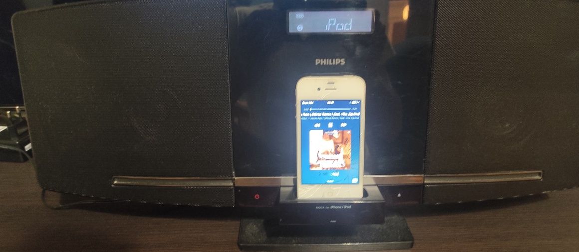 Philips Radio CD  port + iphone4