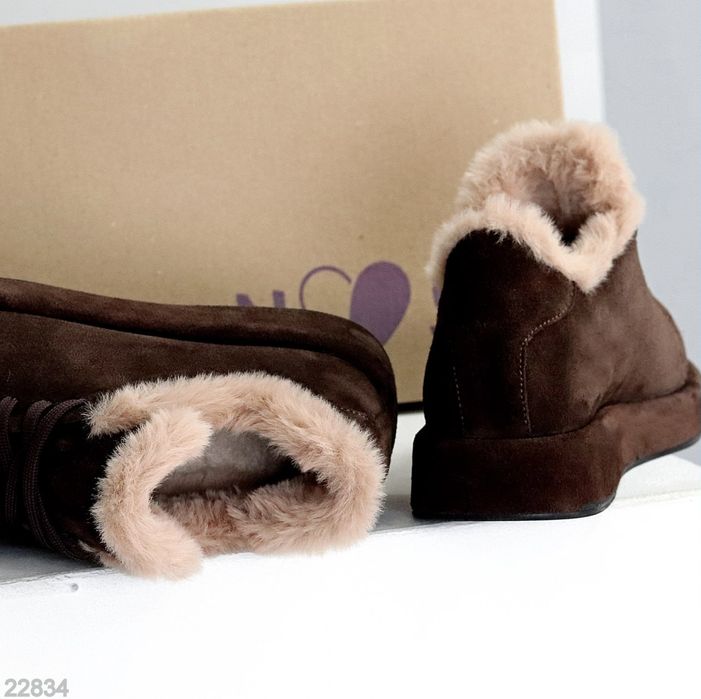 Жіночі шкіряні зимові черевики в кольорах