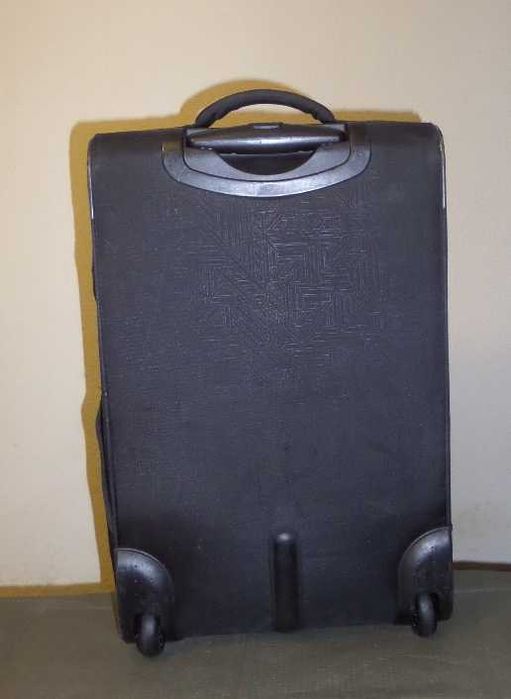 Чемодан большой чёрный American Tourister, 2 колеса,  размер 61Х40Х22