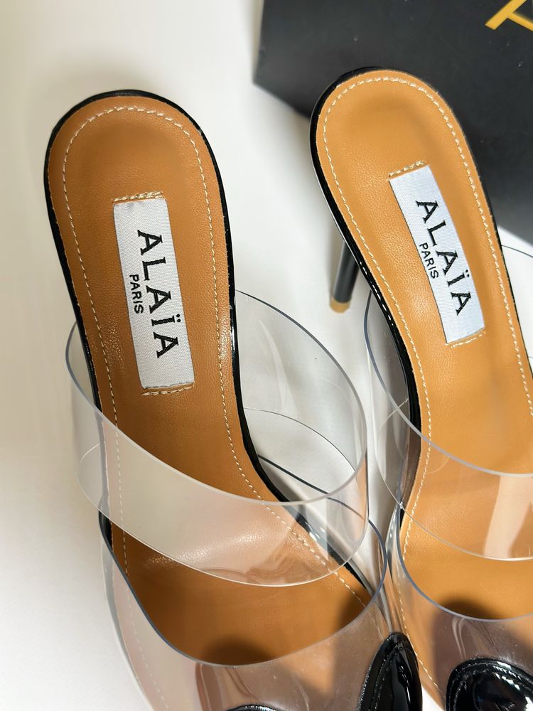 Туфлі ALAÏA.