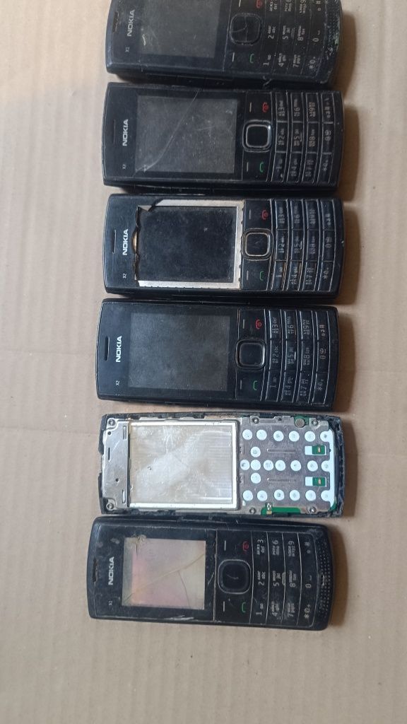 Nokia X1-01, X2-02
