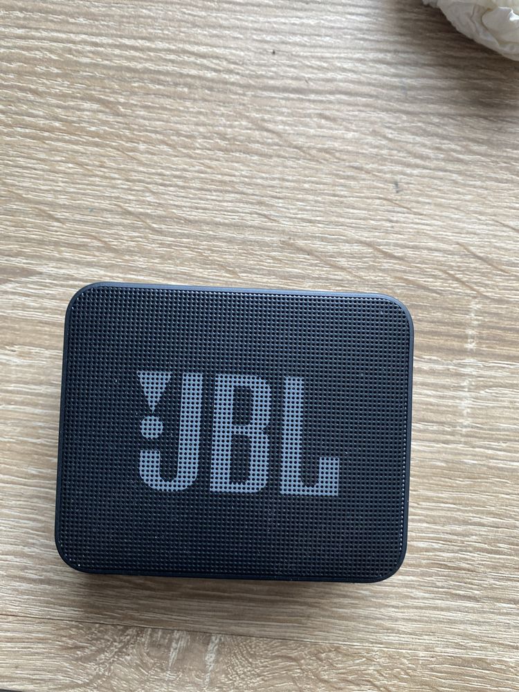 Jbl go essential