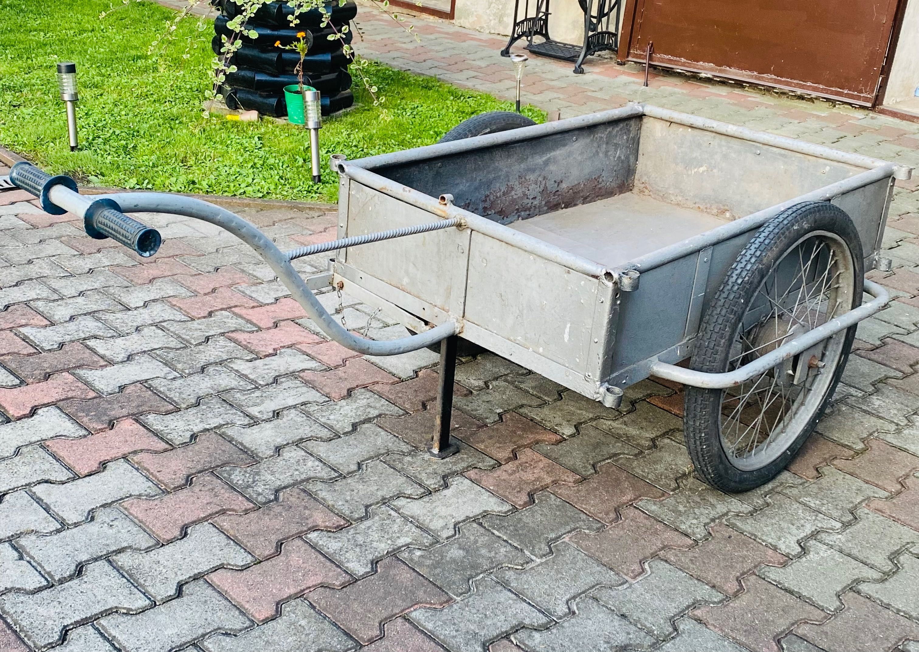 Wózek dwukołowy ręczny z podnóżkiem