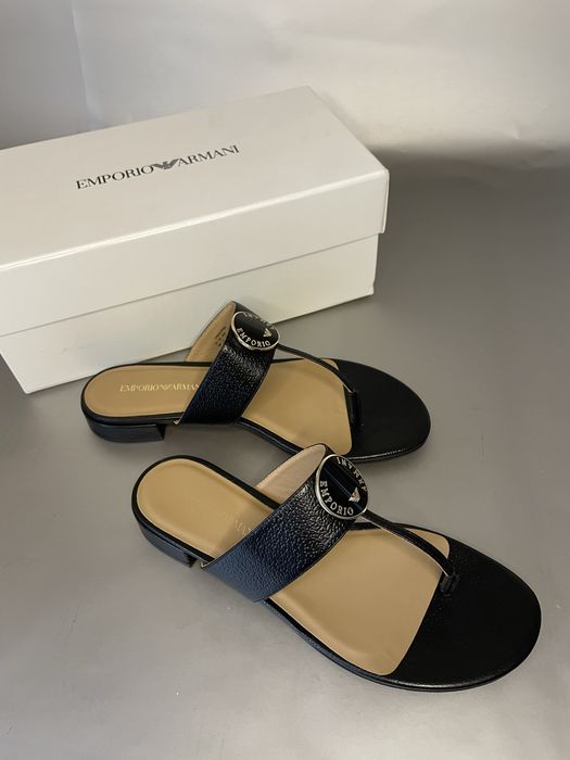 Вʼєтнамки Emporio Armani