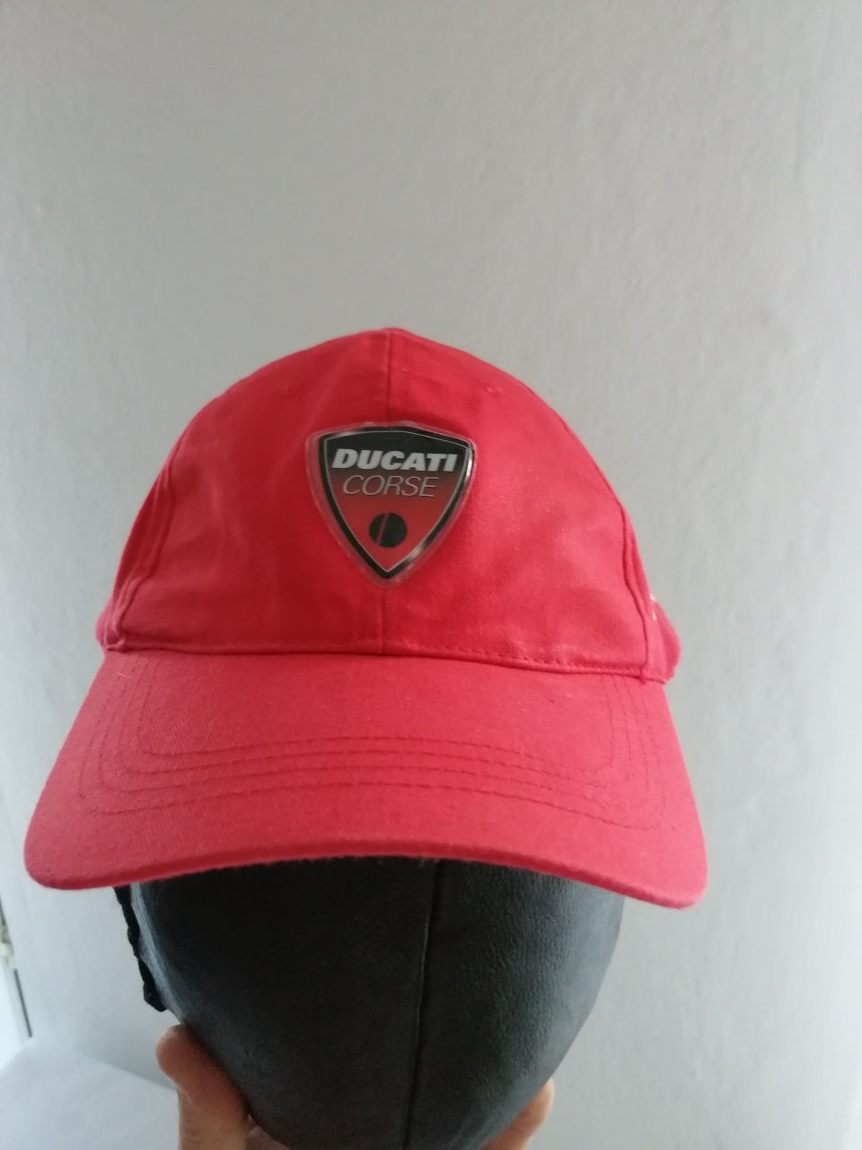 Czapka ducati czerwona .