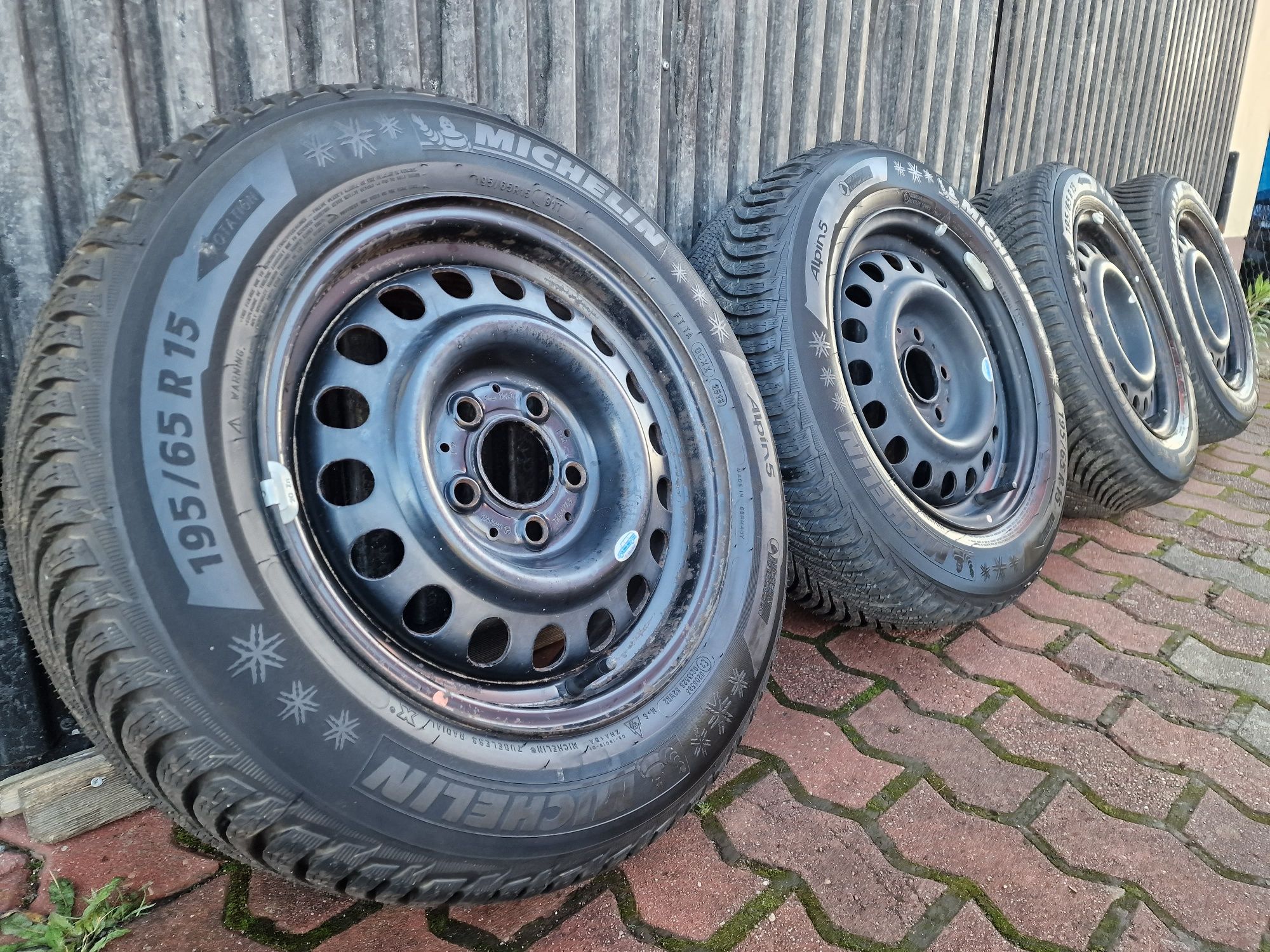 Felgi z oponami 195/65R15 Mercedes W124 E Klasa 5x112 C CLK W201 slk