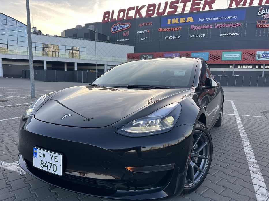 тесла 3 2022 рік