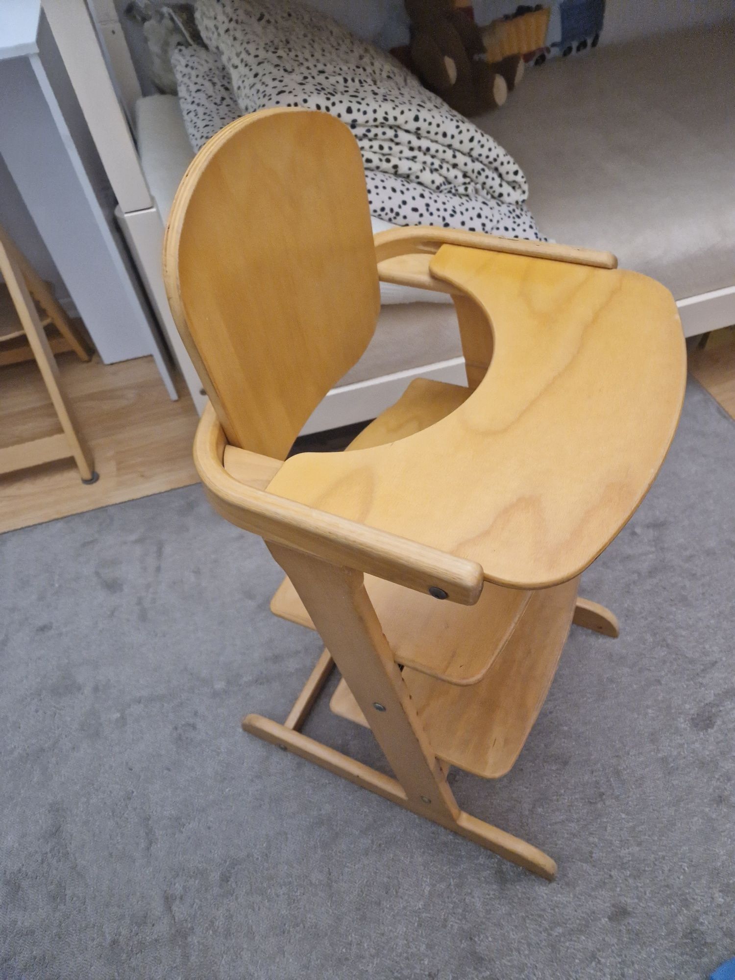 Krzesełko drewniane dla dzieci
