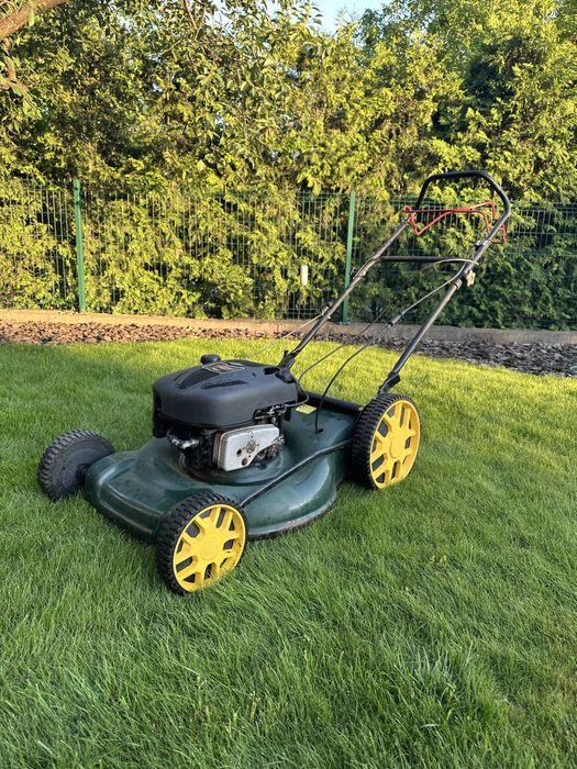 Самохідна газонокосарка Briggs & Stratton