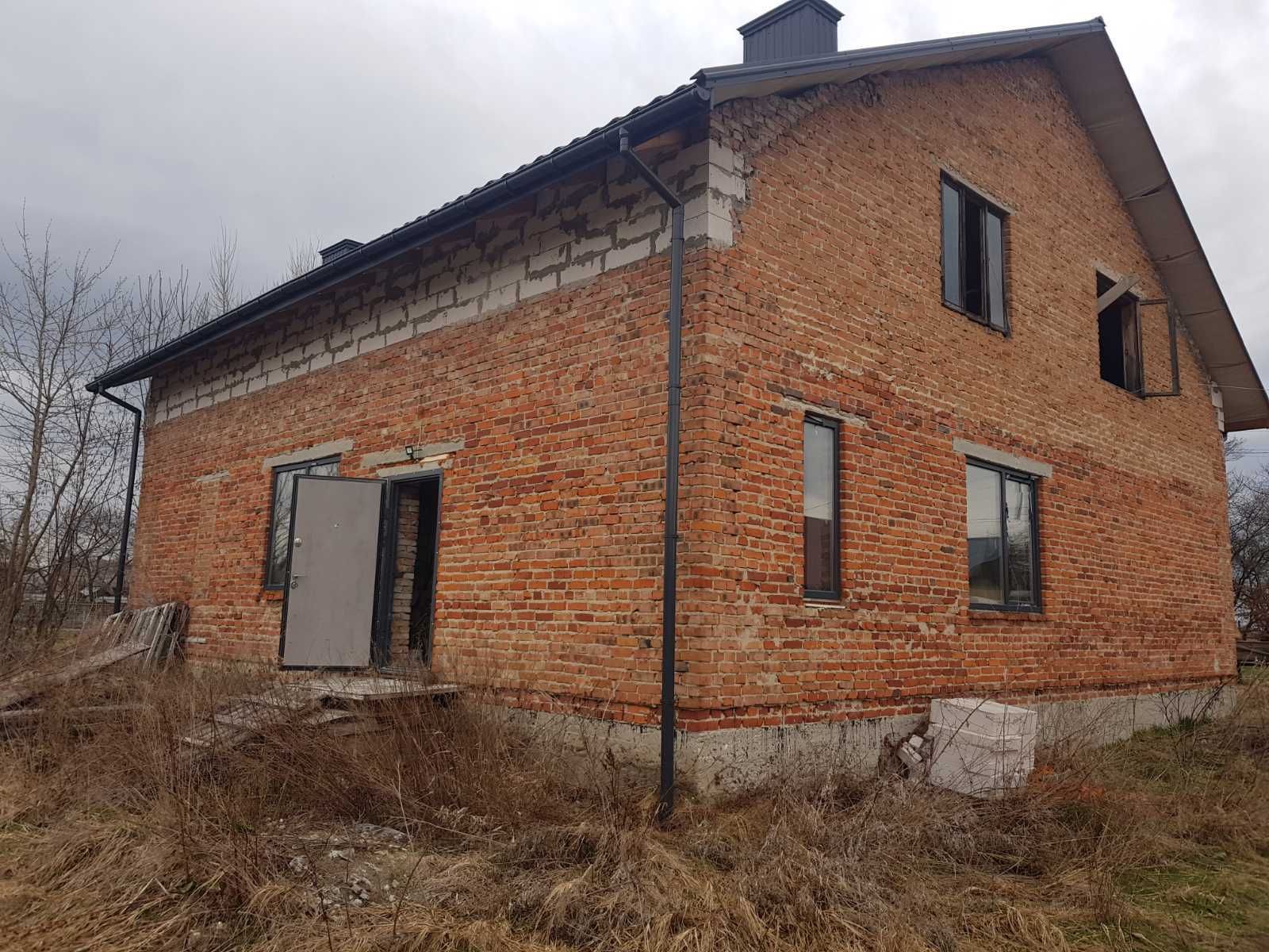 2-х поверховий будинок та земельна ділянка 17,6 сот., с. Стрептів