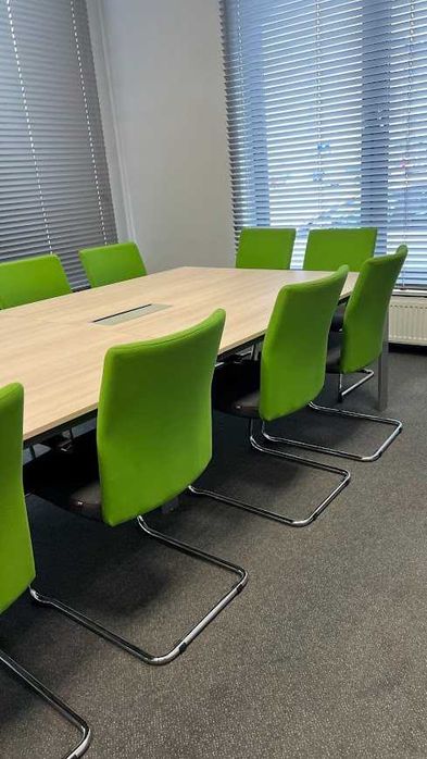 Sprzedam komplet mebli do sali konferencyjnej