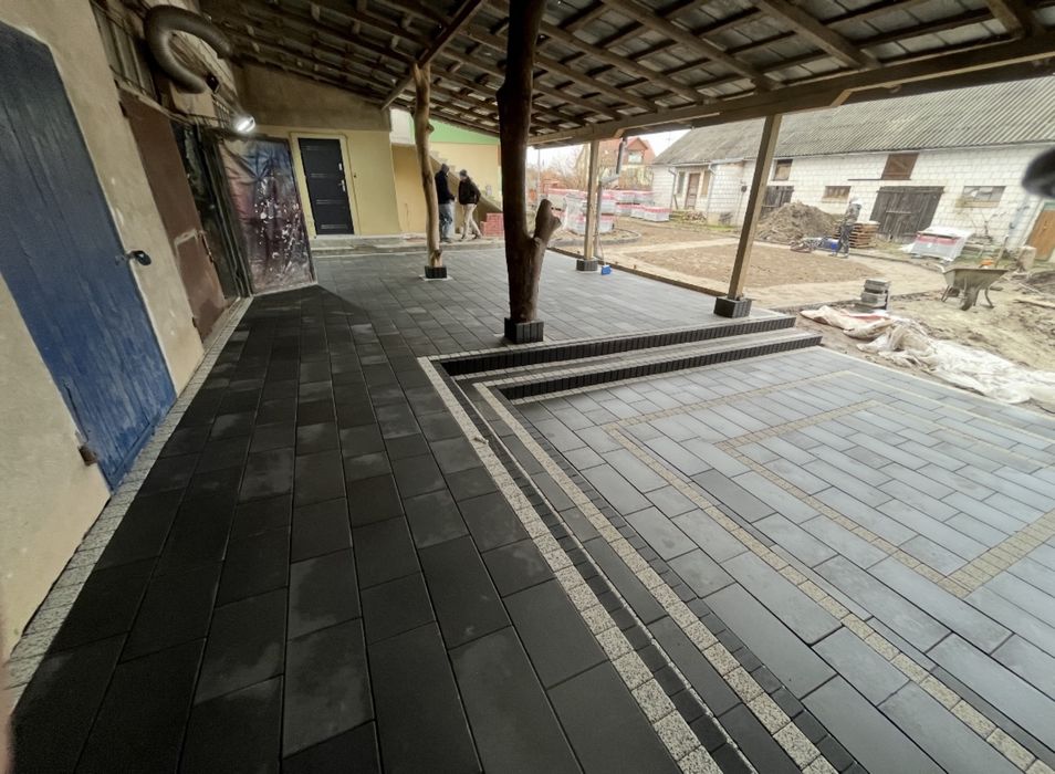 Brukarstwo*układanie kostki brukowej* kostka brukowa*roboty ziemne