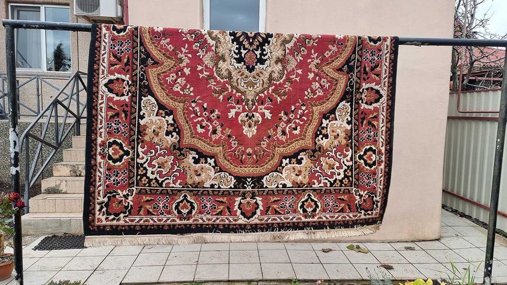 Продам ковер 3,2м на 2,4м