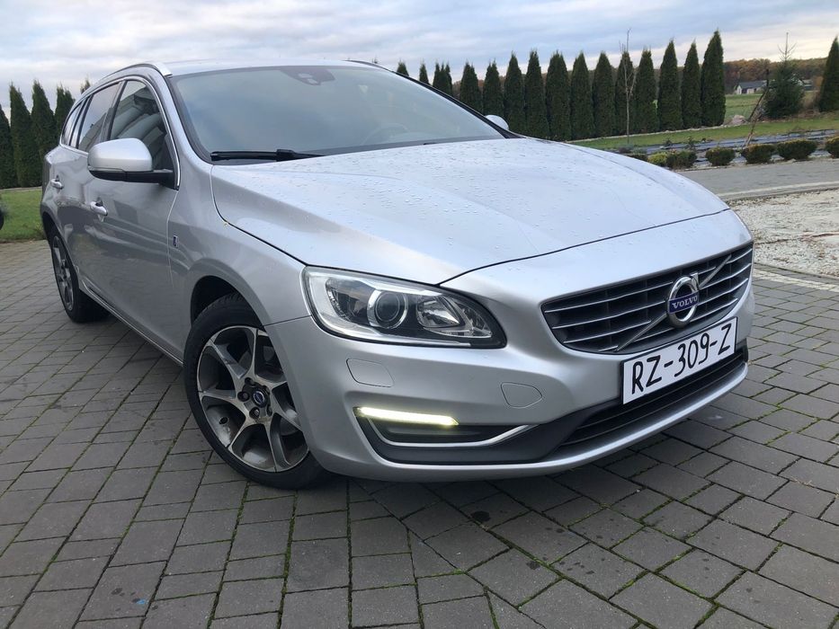 Volvo V60 2.0 D4 AUTOMAT 8 biegowy Japan Ocean race full