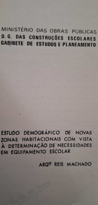 10 Livros sobre construções escolares do Ministério das Obras Públicas