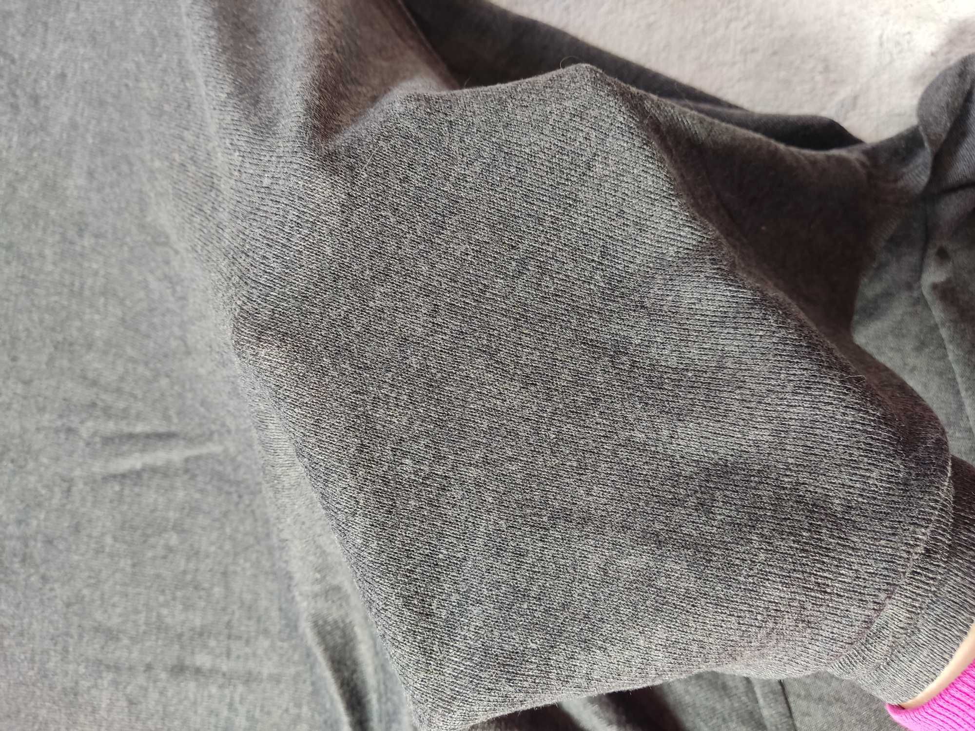 Szary cieńszy sweter oversize