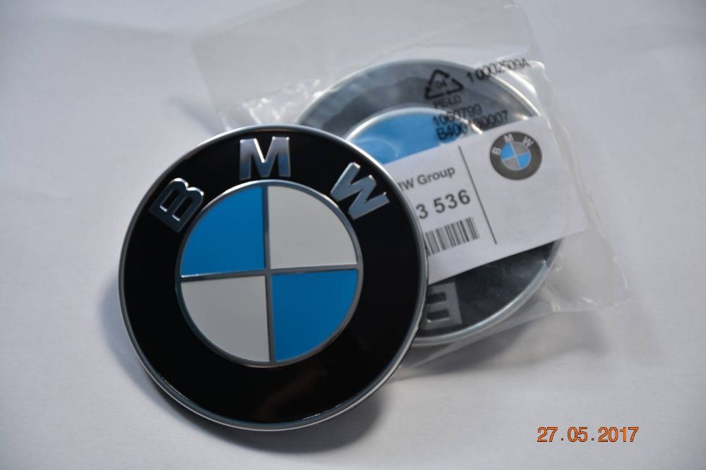 Znaczek emblemat logo BMW maska/klapa 82/74mm Oryginał + kołki .
