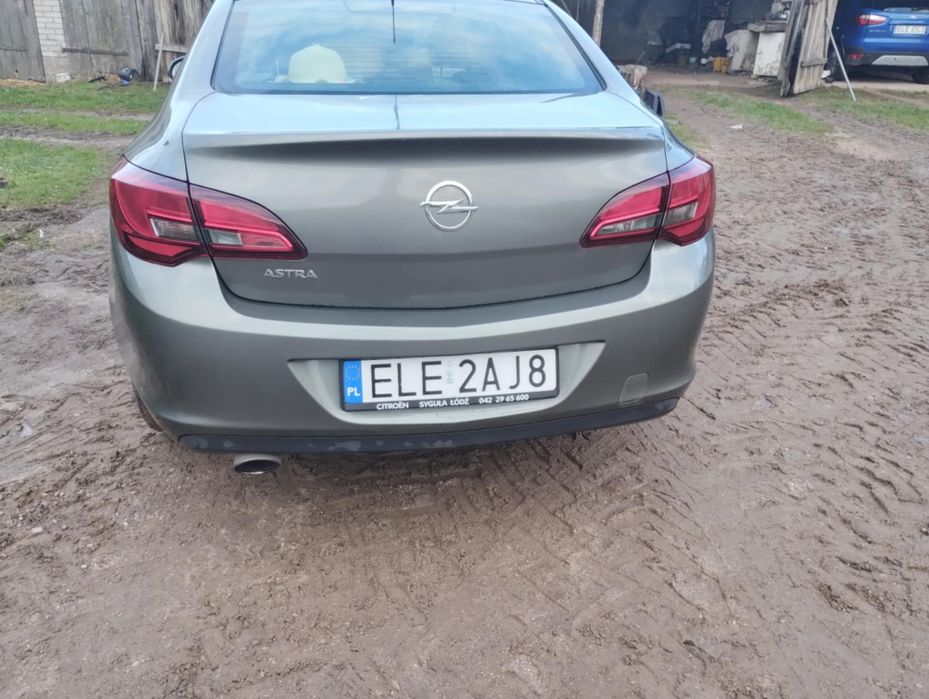 Opel Astra notchback 2019 r 1.4 140KM