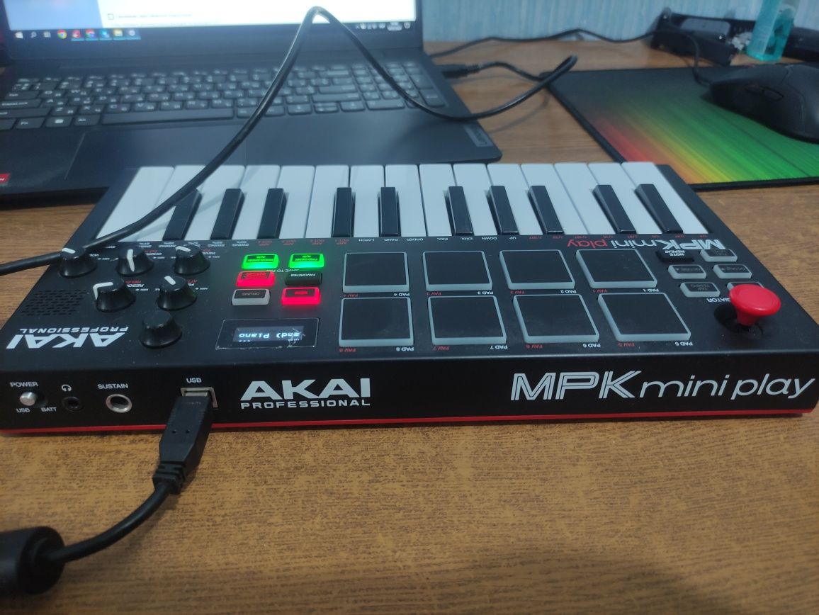 AKAI Mpk Mini Play mk3 midi