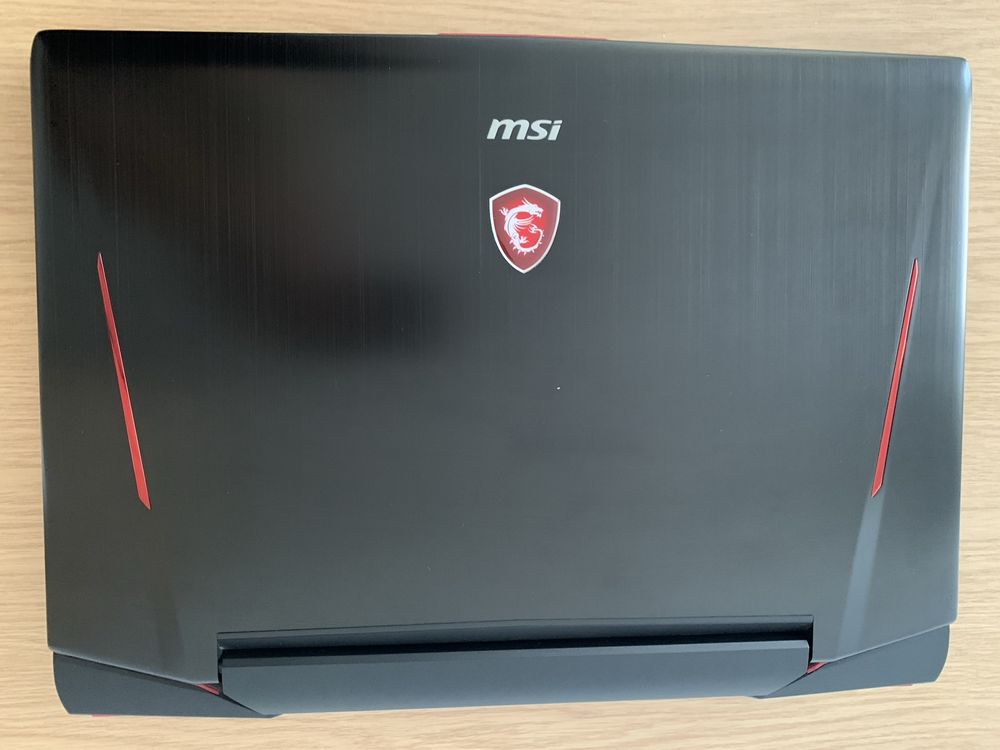 MSI GT83vr 7rf titan SLI 2x gtx1080 32gb ram 18” 2xSSD win11