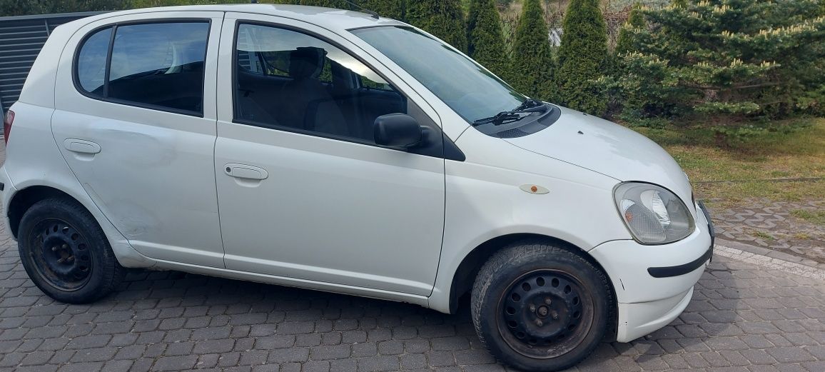 Toyota Yaris 1.0 benzyna 2002