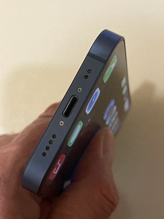 Apple iPhone 13 mini 128 gb. Неверлок, акб 97%.