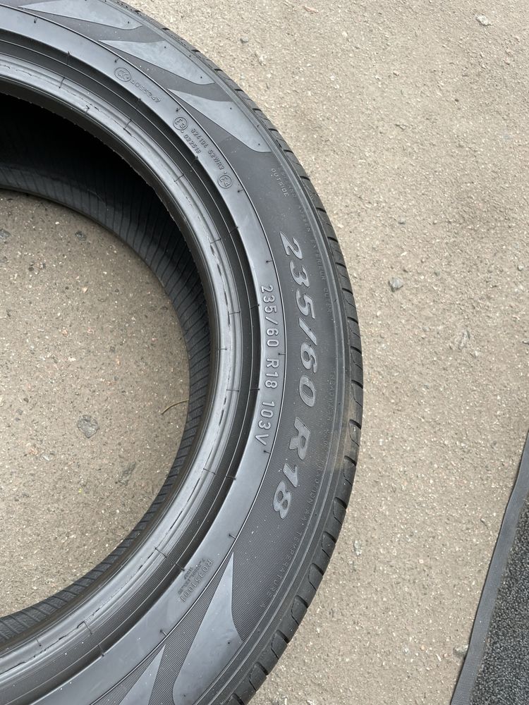 235/60R18 Pirelli