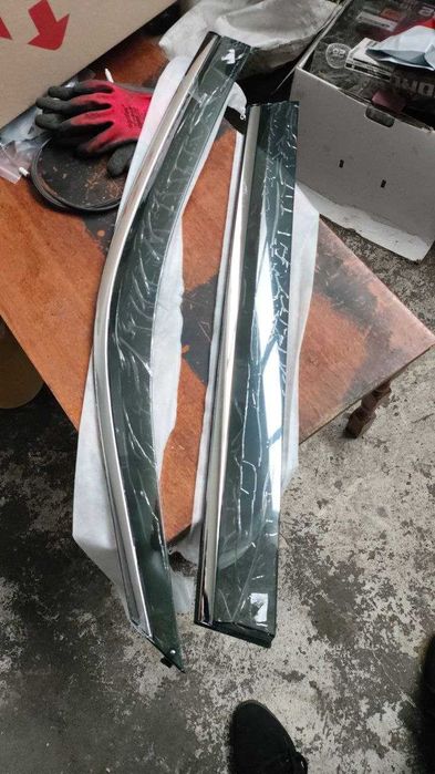 Дефлектори вікон (вітровики) BMW X5 F15 - з хром молдінгом