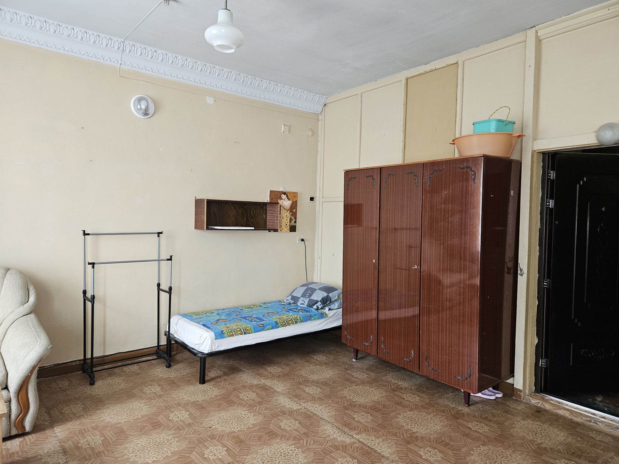 Здам кімнату 32м у гуртожитку на Сталеварів