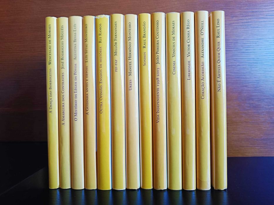 Livros da coleção "Horas Extraordinárias" do jornal "O Independente"