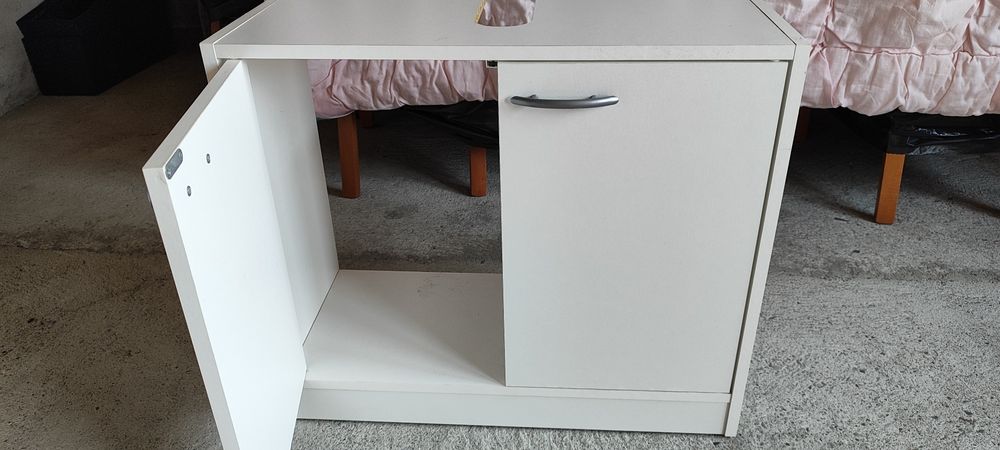 SPRZEDAM szafkę łazienkową