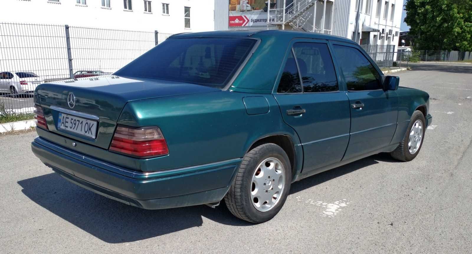 Продам Mercedes w124 1995 E200 инжектор, автомат, кондиционер