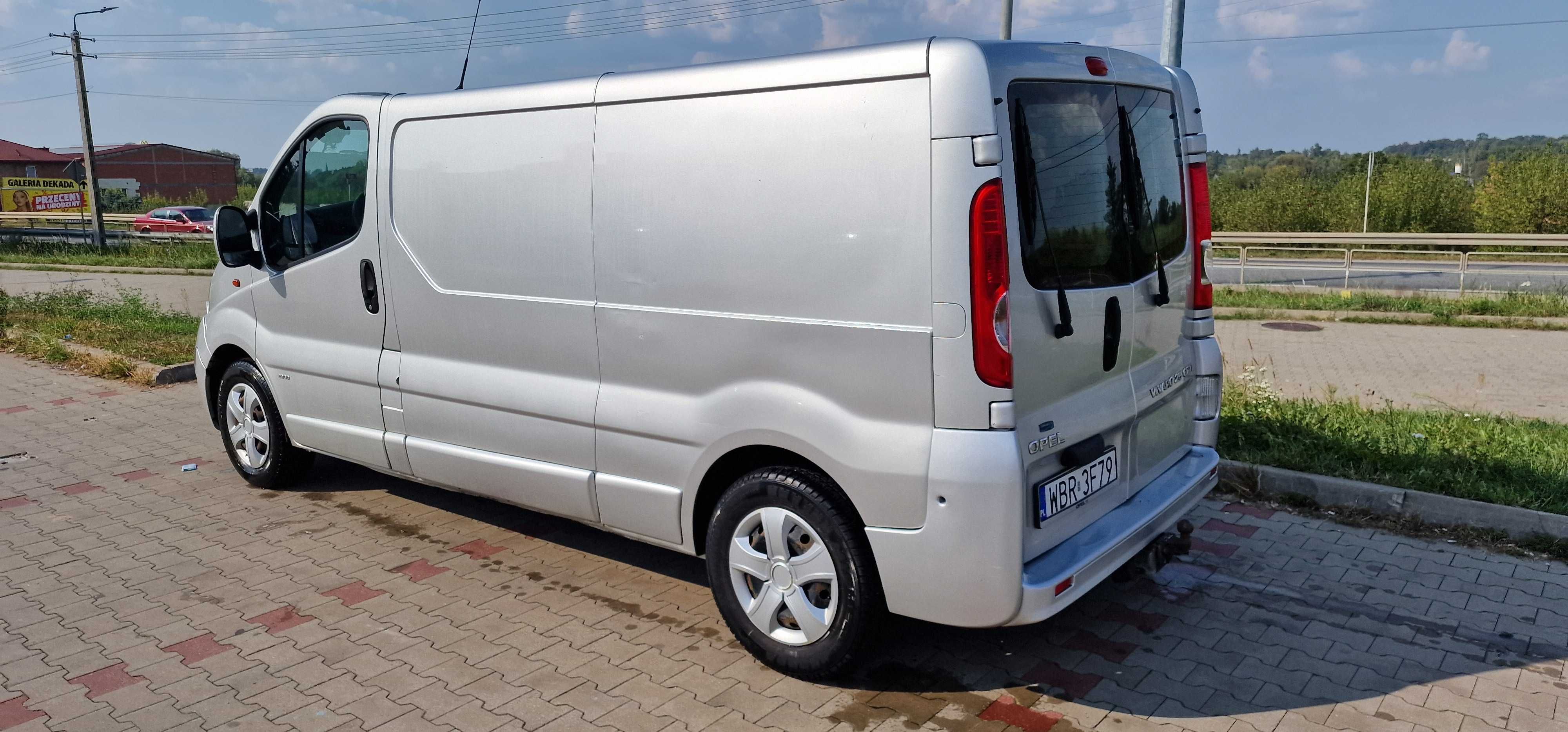 Opel Vivaro 2.5 CDTI LONG, Klima