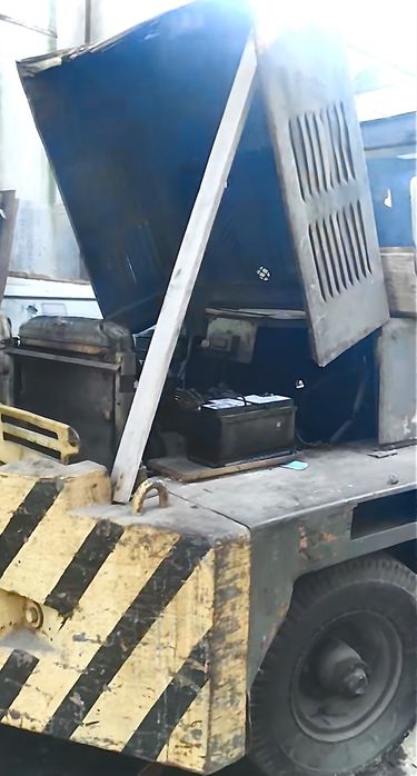Продам Львовский 5т погрузчик Срочно
