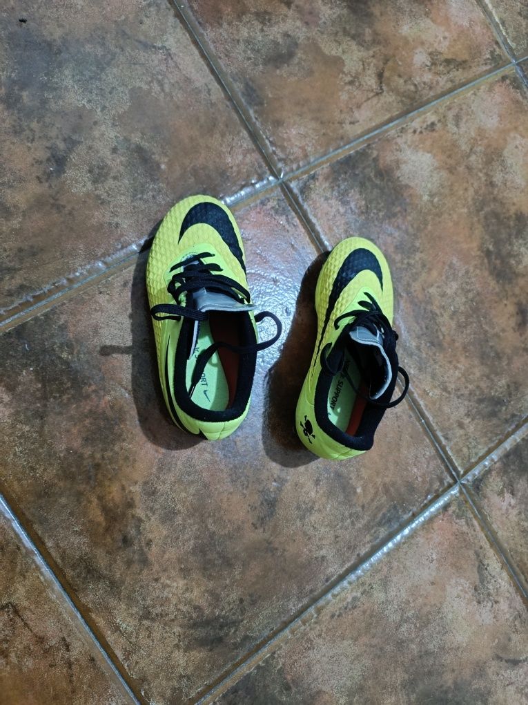 Nike hypervenom 28