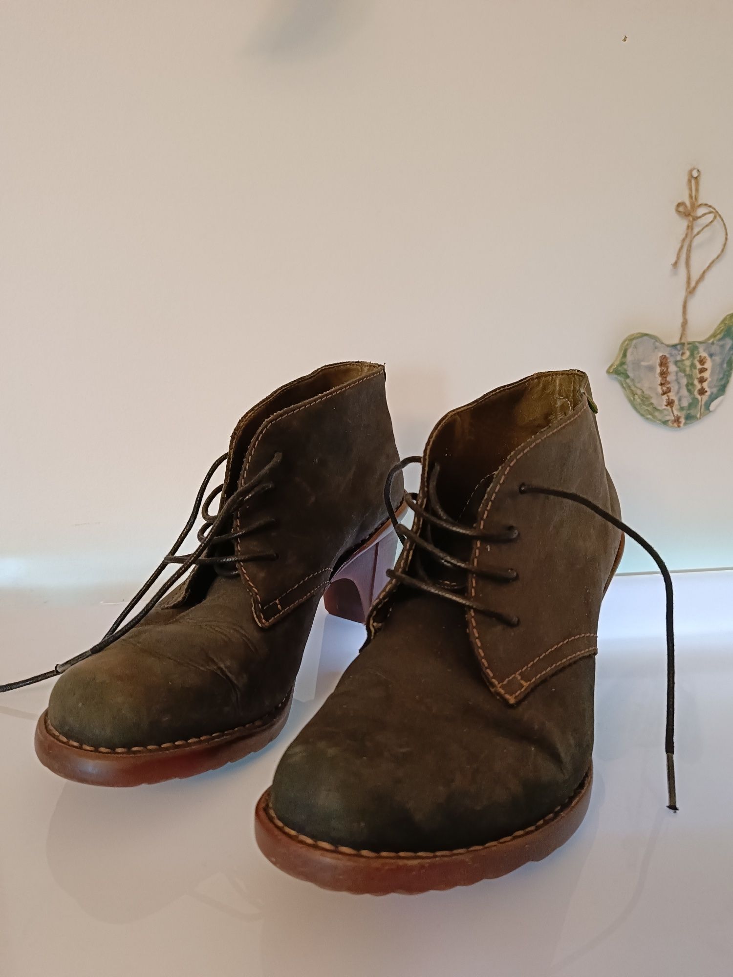 El naturalista 38 czarne buty na obcasie