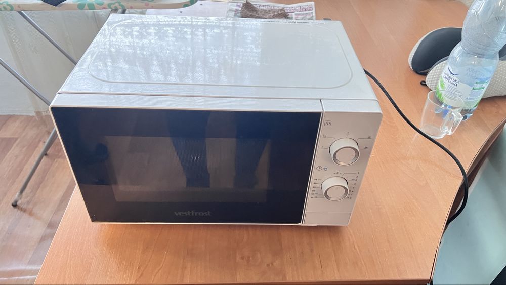 Мікрохвильова піч (НВЧ) Vestfrost VMO 207 S