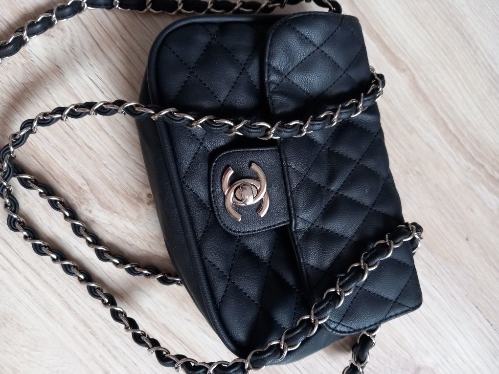 Chanel mała torebka do sukienki